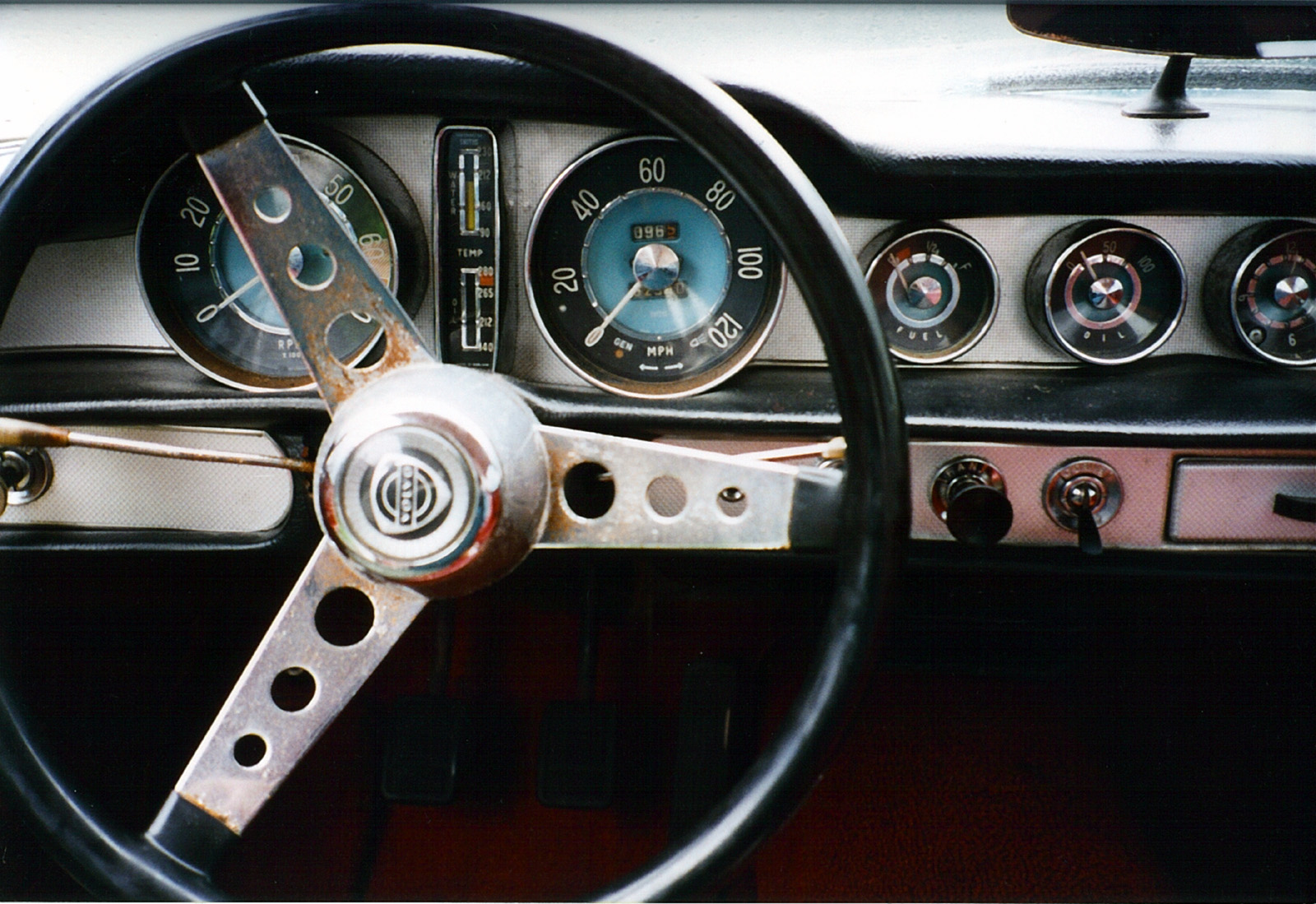 volvo-1964-dashboard.jpg